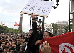 Pancarte Ben Ali dégage !