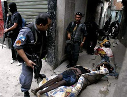 Police Brésilienne dans les favelas